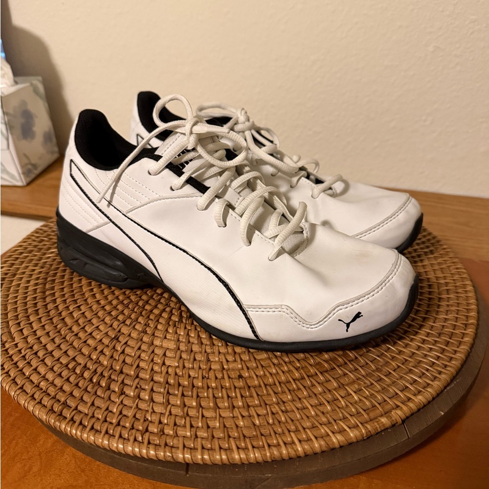 Puma White and‎ Black Low-Top Sneakers - Picture 2 of 9